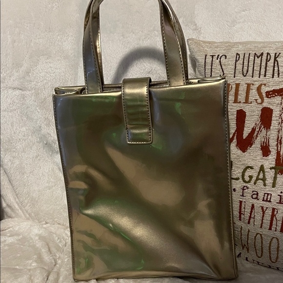 Stylish Gold Tote Bag - Picture 8 of 12
